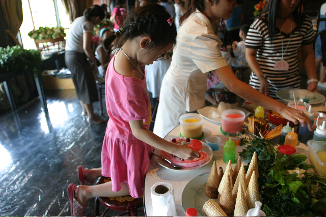 Pinaree Sanpitak, Breast Stupa Cookery