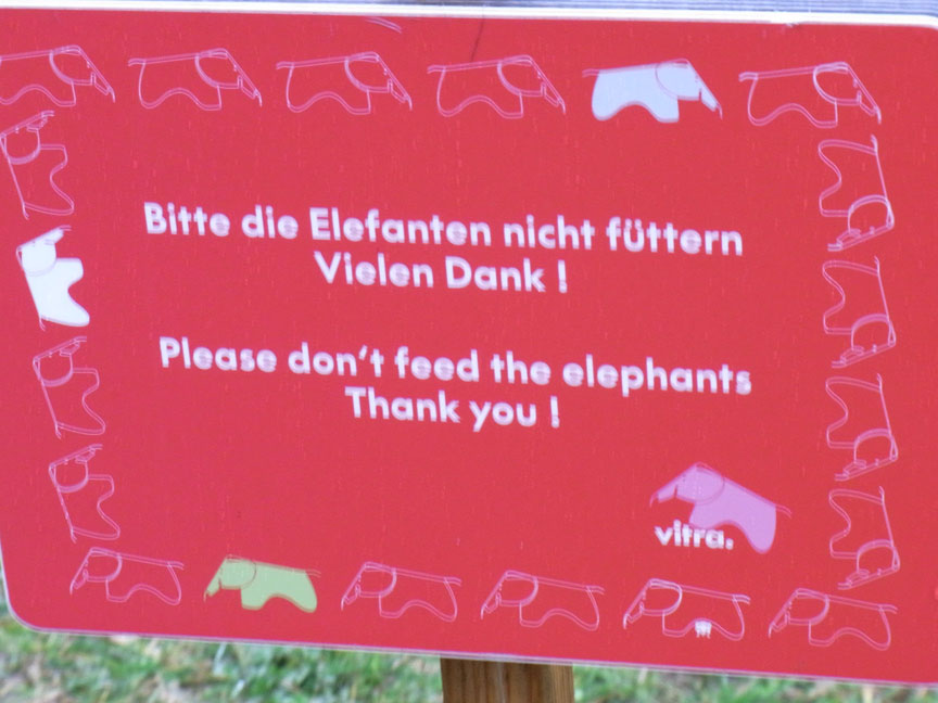 象にえさを与えないでください」？