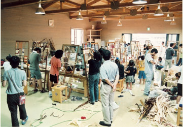 【三重の子どもたち展　はっしん！ 今･･･わたし】　　2004年 7月27日・28日　海山町木工陶芸館及び種まき権兵衛の里にて　1