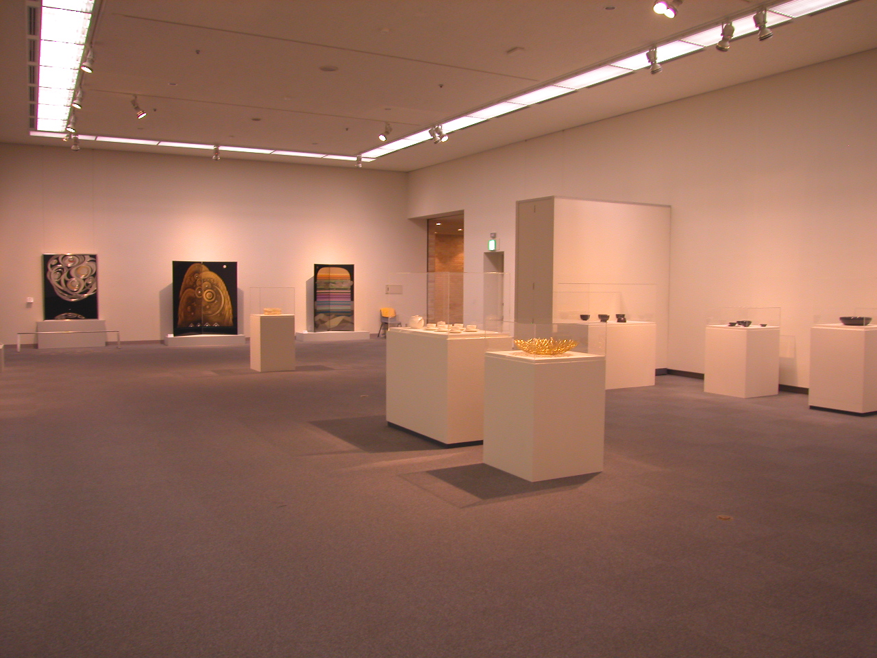 東京国立近代美術館所蔵品による　名品でたどる近代工芸のあゆみ　会場風景　第3室