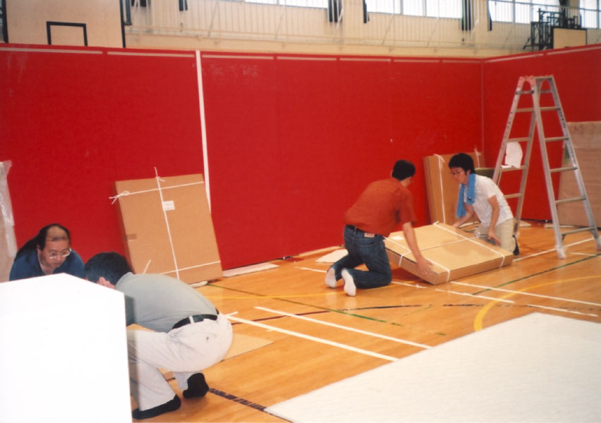 常磐小学校 学校美術館 展示作業