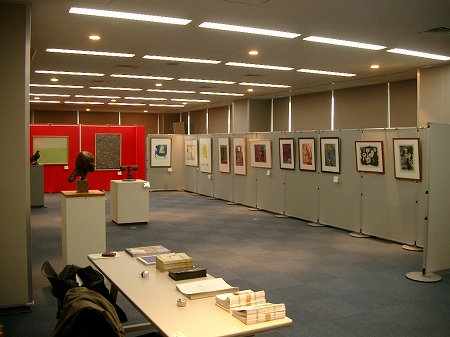 移動美術館　菰野町図書館　会場風景1