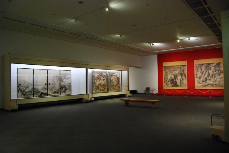 年報2012年度　蕭白ショック！！展会場風景（企画展示室2）