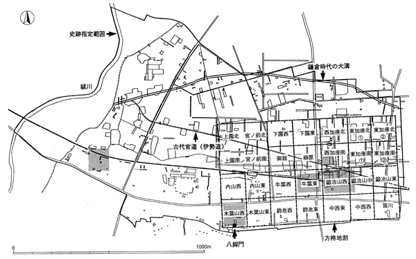 斎宮跡調査全体図　発掘調査で明らかとなった方格地割・古代伊勢道・鎌倉大溝　網目：掘立柱塀の巡る区画】