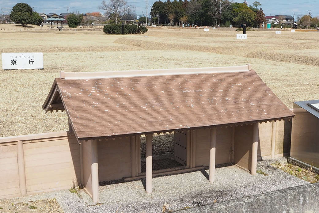 Hakkyakumon (“The Eight-legged Gate”)