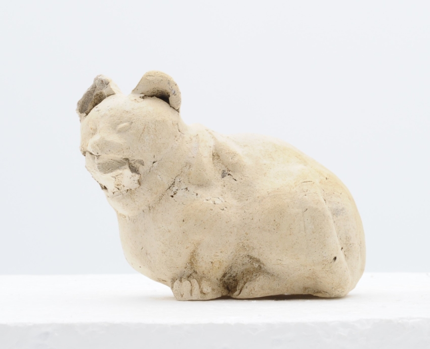 津城跡から出土した猫の置物
