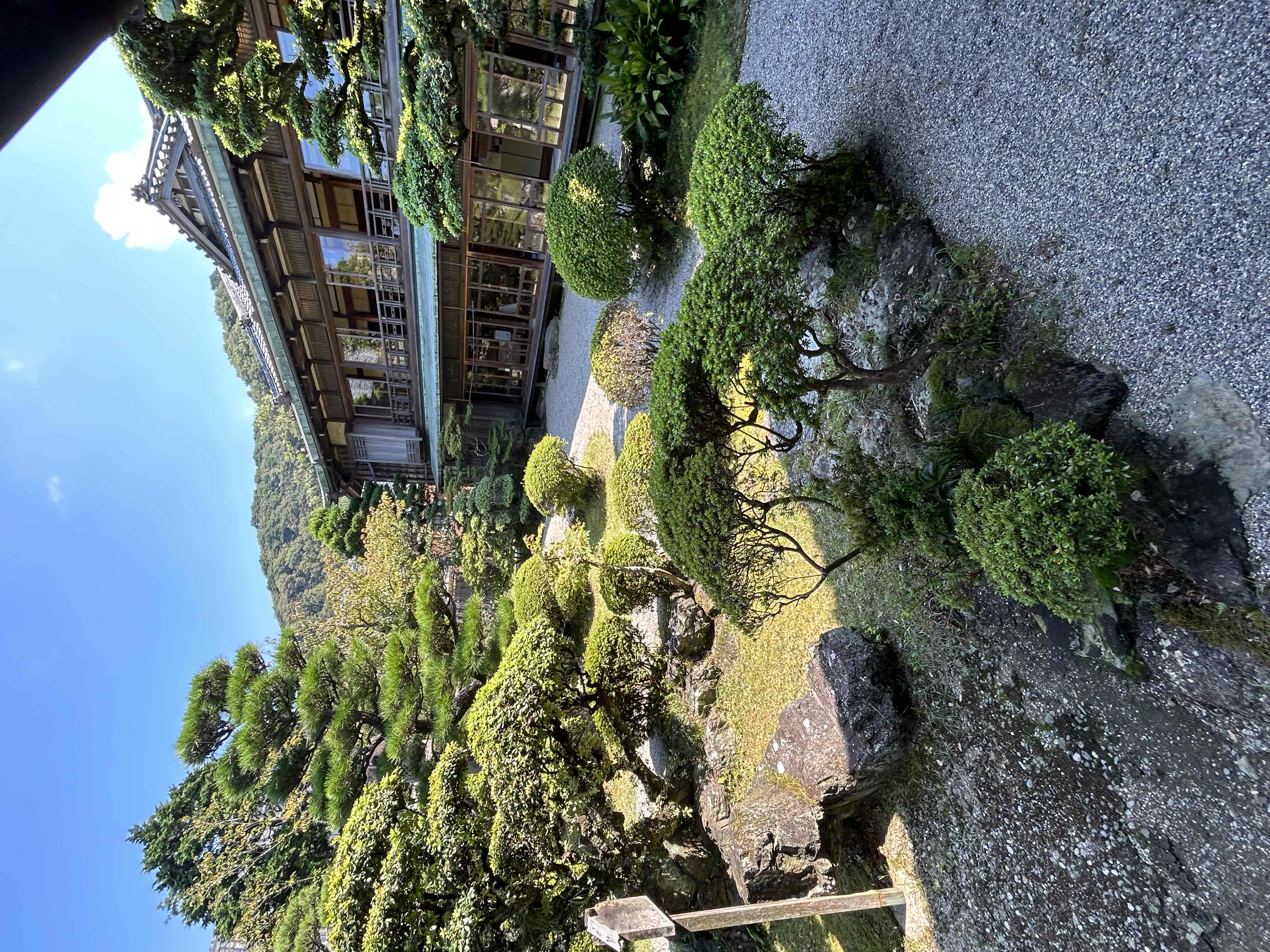 賓日館中庭