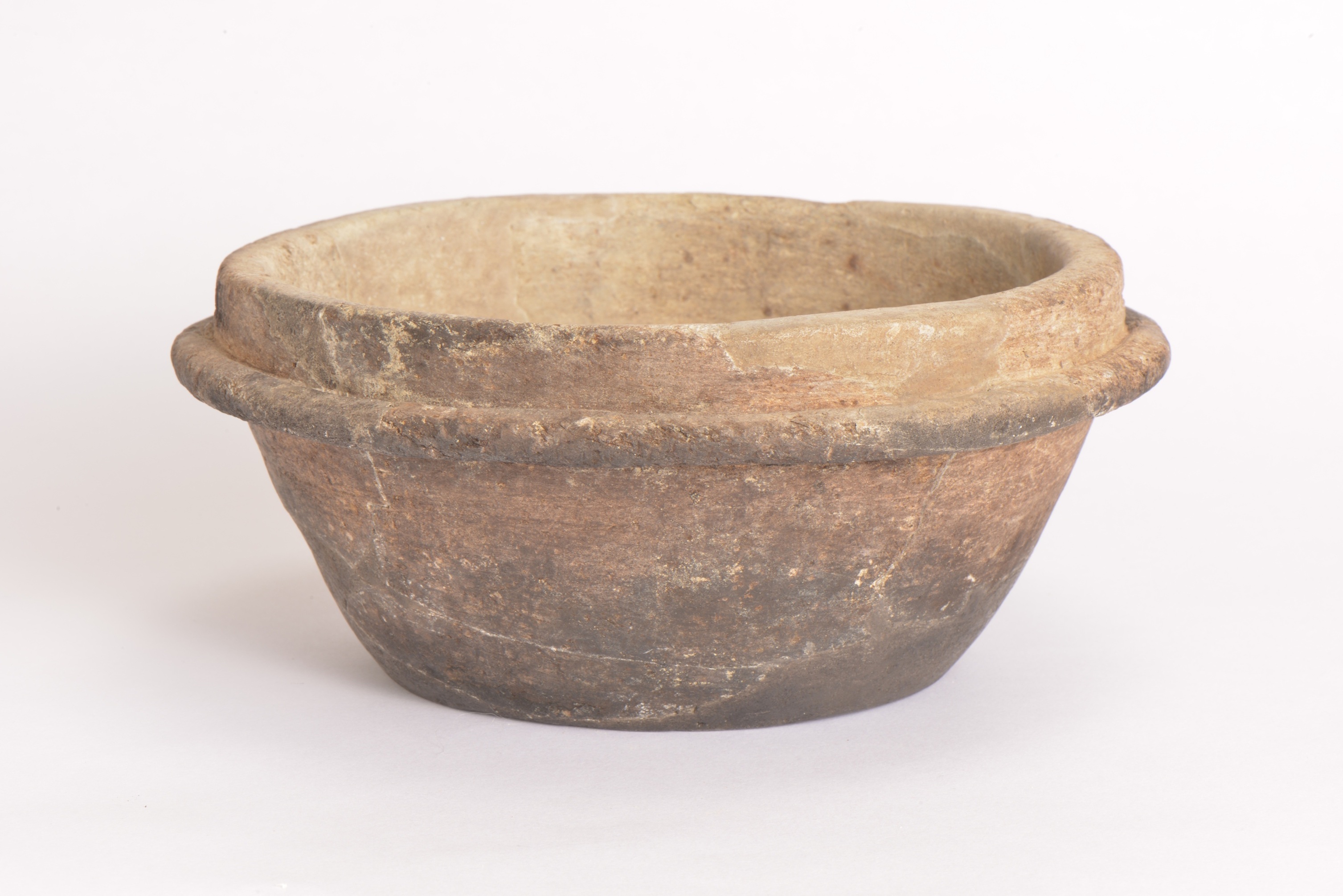 鵜殿西遺跡　石鍋