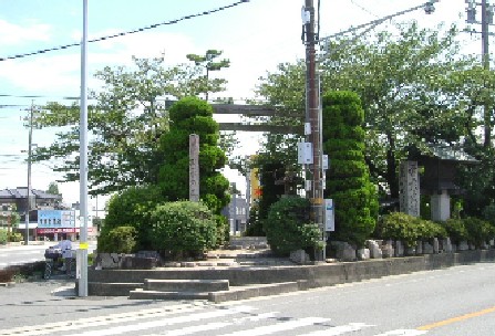 整備された「日永の追分」（伊勢街道方向をのぞむ）