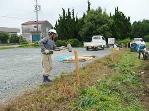 これも発掘調査の作業