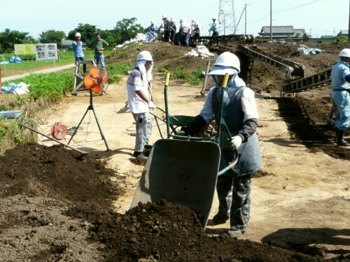 ここ数日は暑さも厳しく、扇風機も大活躍です。