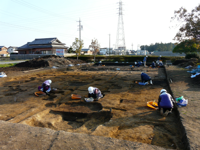 調査の進む発掘現場